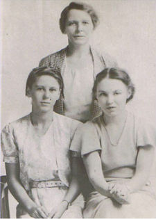 Bettie with her mother and sister