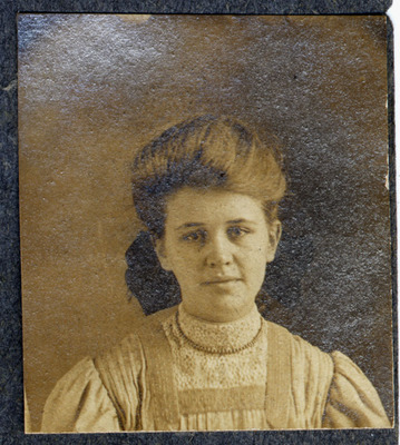 Portrait photograph of unknown woman